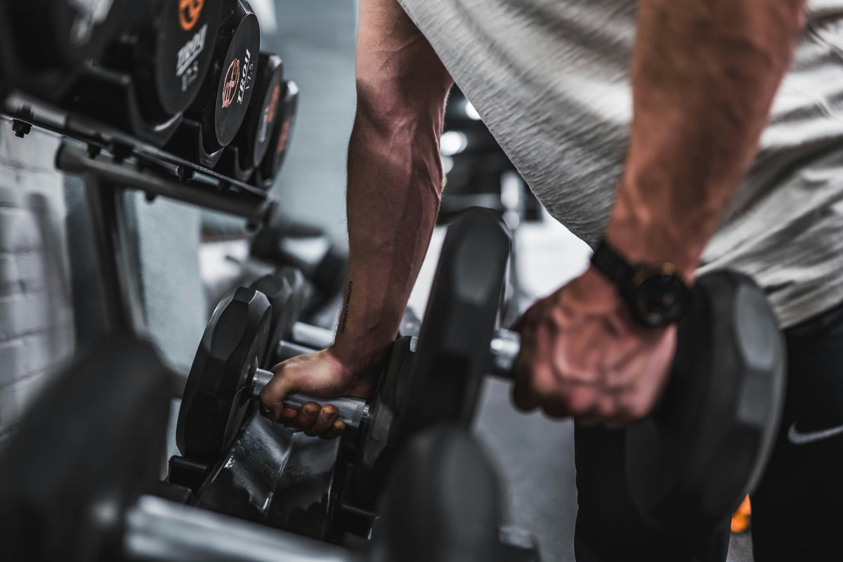 The Best Workout Shirts for Men for Hot Summers and Cold Winters - RMAC